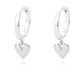 Elegantní stříbrné náušnice srdce vyrobené z chirurgické oceli