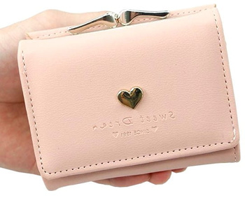 Dámská malá peněženka se zapínáním a srdíčkem
