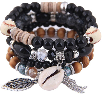 Sada korálkových náramků z mušlí