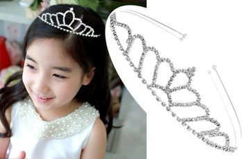 Dekorativní korunka diadém pro svatební ozdobu vlasů