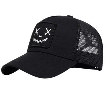 Černá baseballová čepice s univerzální výšivkou