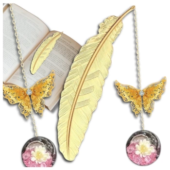 Zlatá kovová záložka s křišťálovým motýlem