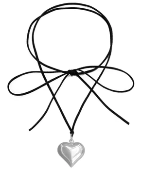 Zapínací náhrdelník s dlouhým srdcem